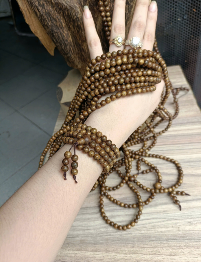 Vòng Tay Trầm Hương Banh Rừng Tự Nhiên 12mm